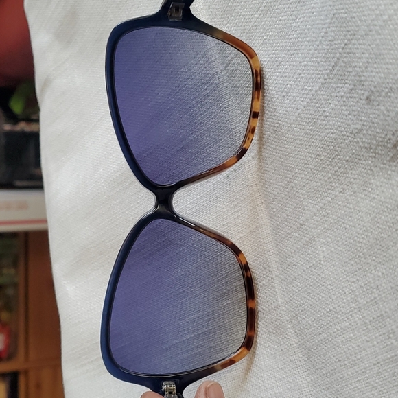 [Jessica Simpson] Ombre Turtoise Sunglasses - Picture 2 of 8